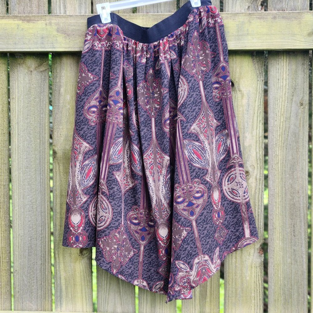 Wear Anywhere Skirt, fully lined, elastic waist for comfort; Size L